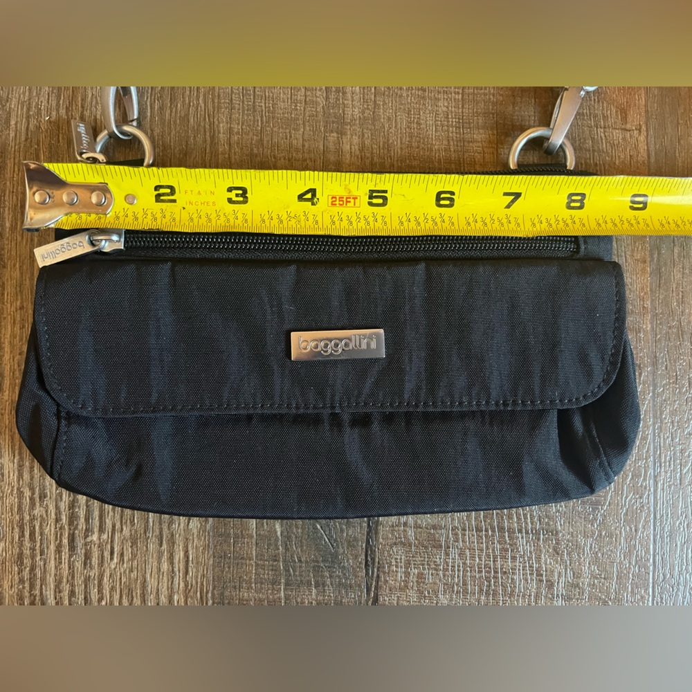 Baggallini Black Crossbody Bag with Silver Details. Excellent condition. - Picture 7 of 9